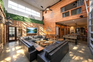 TV, stereo, offices - Bamboo Loft 6BR: Sleeps 24 in Downtown SAN (San Diego)