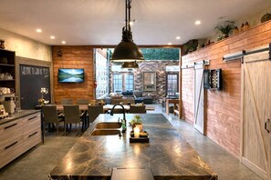 Dining - Bamboo Loft 6BR: Sleeps 24 in Downtown SAN (San Diego)