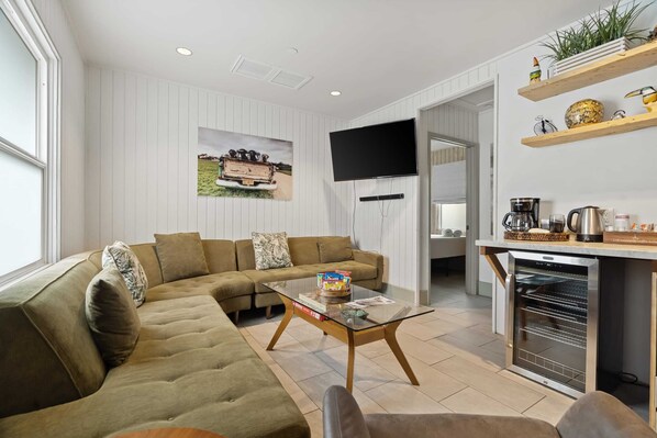 TV, stereo, offices