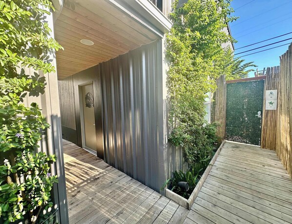 Exterior detail - 3 Resort Suites with kitchen + Event Space Access (San Diego)