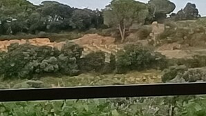 A mountainous landscape with a clear sky. - SERENA 🏡.<br><br>Near the Pont d'Avignon.<br>Palace of the Popes.<br>Pont du Gard, Nîmes (Tavel)
