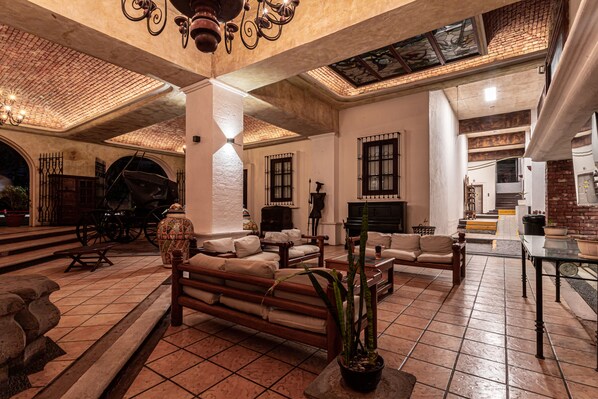 Sala de estar en el lobby