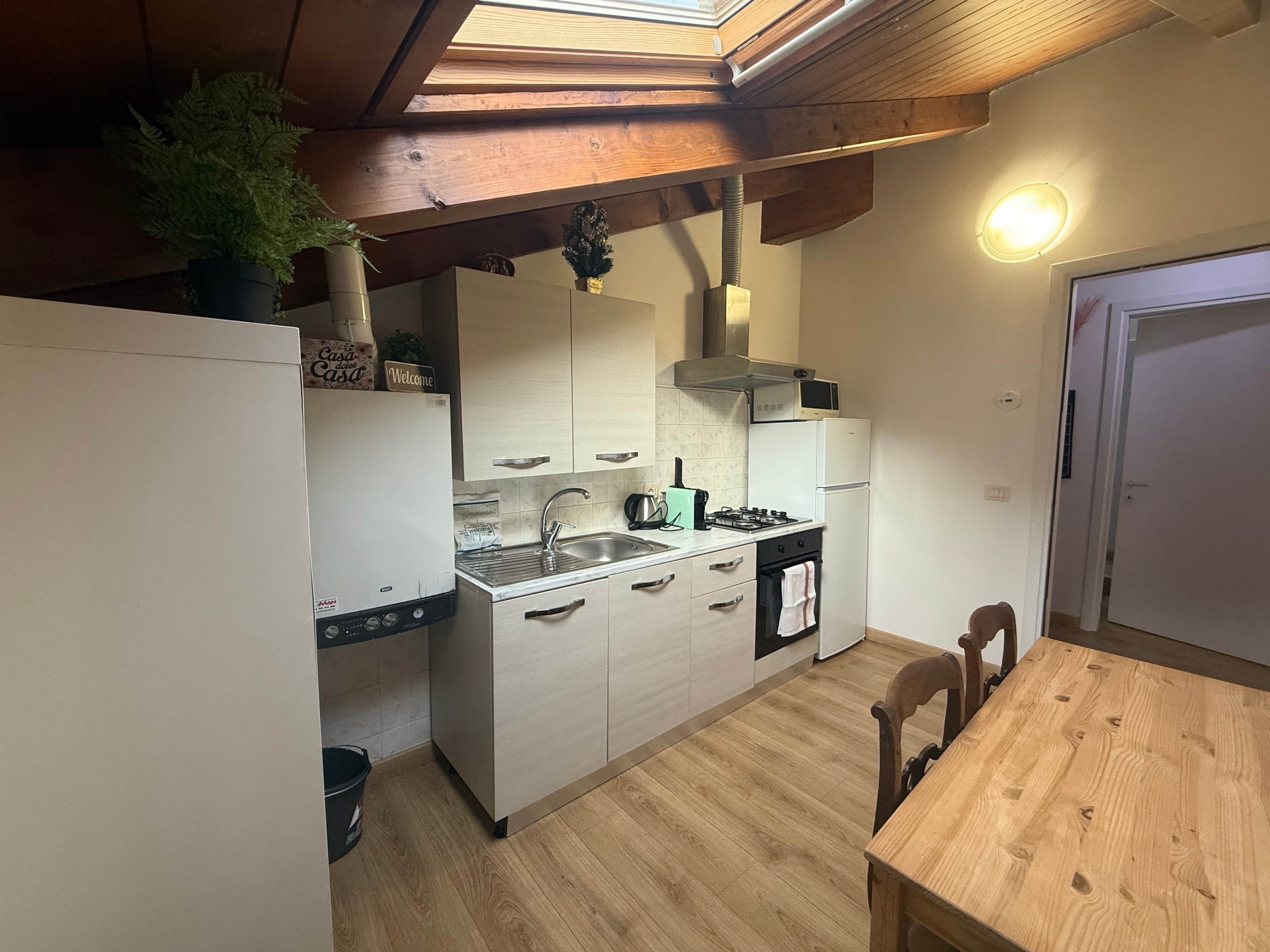 Frigorifero, microonde, forno, macchina per tè/caffè