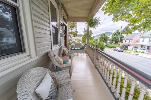 The Bella Victoria- Adult Only