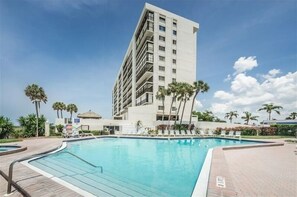 Unclassified image, 5 of 30, button