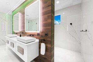 Hair dryer - New Luxury estate, Pool / Jacuzzi / GYM, Sleeps 16 (Miami)