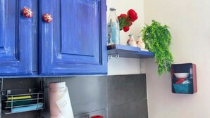 茶具/咖啡用具、冰箱、微波炉、炉灶