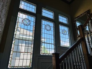 Interior - Charming Apartment In Berkshire Victorian Home (Pittsfield)