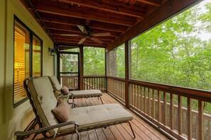 Lower Level Screened In Porch