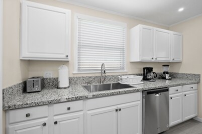 Clean 3B/1Bth EasyA to US99 + CA41 & to Nat'l Parks