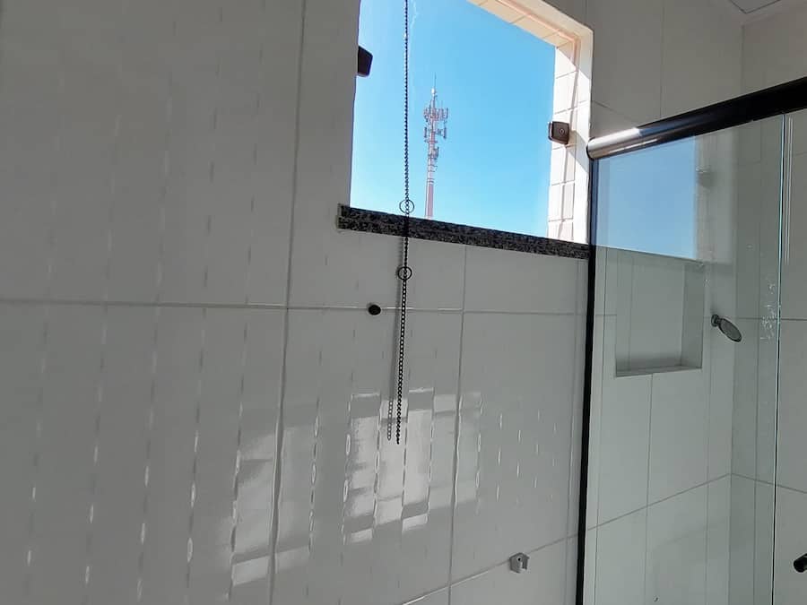 Studio | Bathroom | Shower, rainfall showerhead