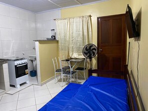 Leilighet – basic | Oppholdsområde | TV