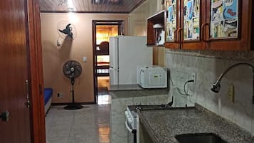 Apartamento básico | Cozinha privada | Geladeira, micro-ondas, liquidificador