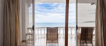 Sunset 303 - Ocean View 3 BR Condo