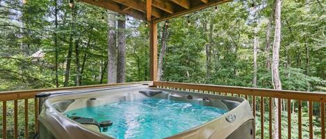 Bañera de hidromasaje al aire libre