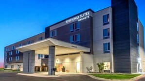A modern hotel with a flat roof, multiple floors, and a covered entrance area. - SpringHill Suites by Marriott Detroit Dearborn (Dearborn)