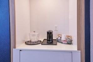 Phòng Suite, nhiều giường | Bàn, màn/rèm cản sáng, phòng cách âm, bàn ủi/dụng cụ ủi quần áo
