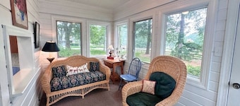 The Hunt House Bed & Breakfast: A traditional country home, away from home!