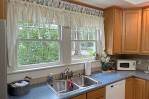 Microwave, oven, stovetop, dishwasher