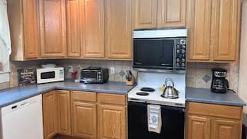 Microwave, oven, stovetop, dishwasher