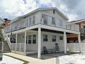 Exterior - MadieraC2 Waterfront & 2-3 minutes' Walk to the Beach (Madeira Beach)