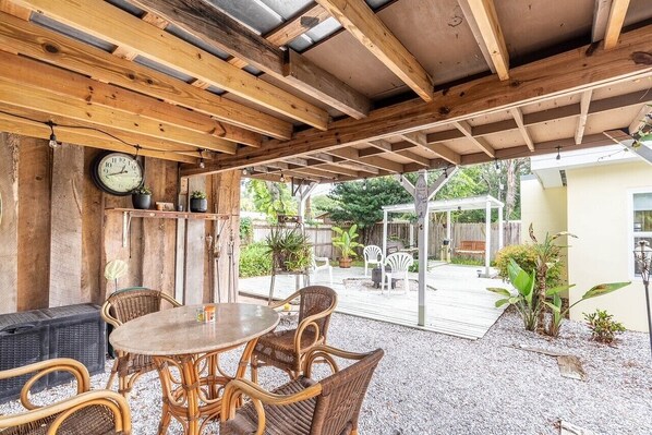 Outdoor dining