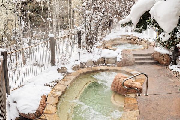On-site two-tiered hot tubs