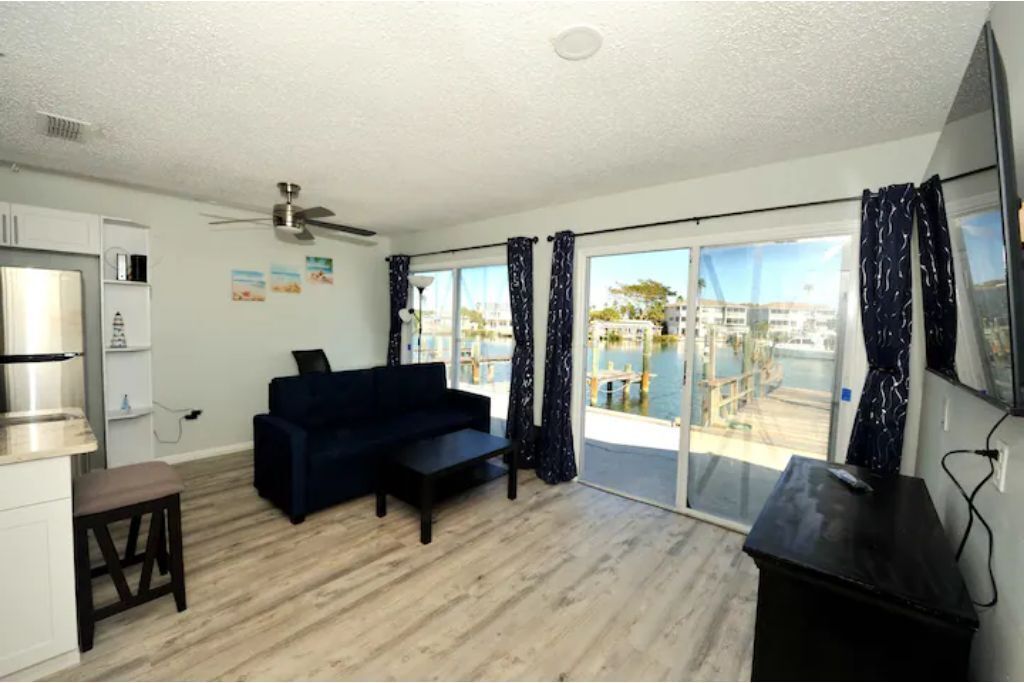 Madiera2 Waterfront & 2-3 minutes' Walk to the Beach