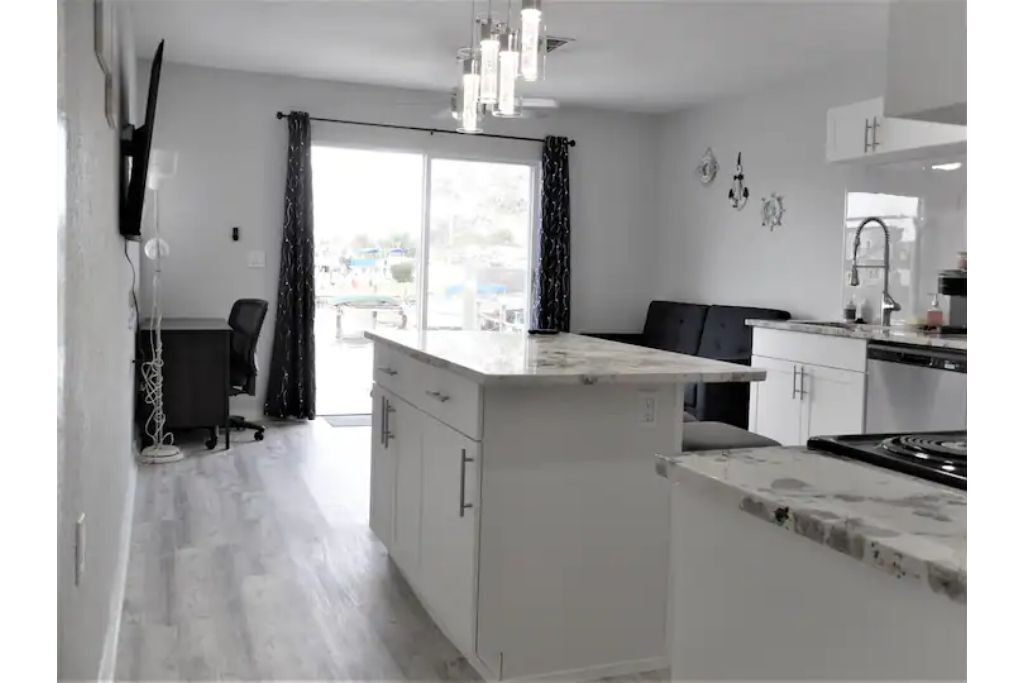 Madeira3 Waterfront & 2-3 minutes' Walktothe Beach