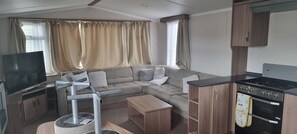 Apartment, Multiple Beds | Living room - Lovely 8 Berth Direct Beach Access (Skegness)