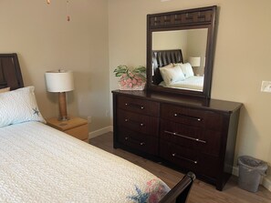 3 bedrooms, free WiFi, bed sheets - Naples Hide a way Condo - Special pricing for October 2025 (Naples)