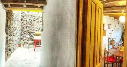 CASA POESiA DE EL HIERRO centrica El Pinar