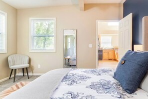 5 bedrooms, iron/ironing board