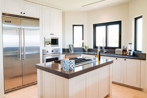 Herdplatte, Wasserkocher mit Kaffee-/Teezubehör