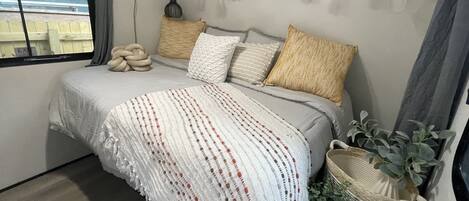 1 dormitorio y ropa de cama