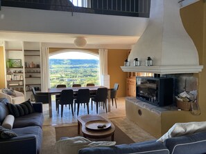 TV, fireplace - Villa provençale 6 pers, Piscine à débordement/Vue exceptionnelle/2 SDB, Ventoux (Villedieu)