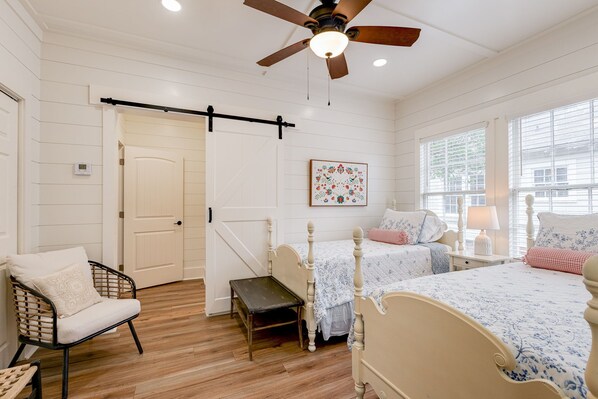 1 غرفة نوم ومكواة/لوح كي وواي فاي مجانًا وملاءات أسرّة