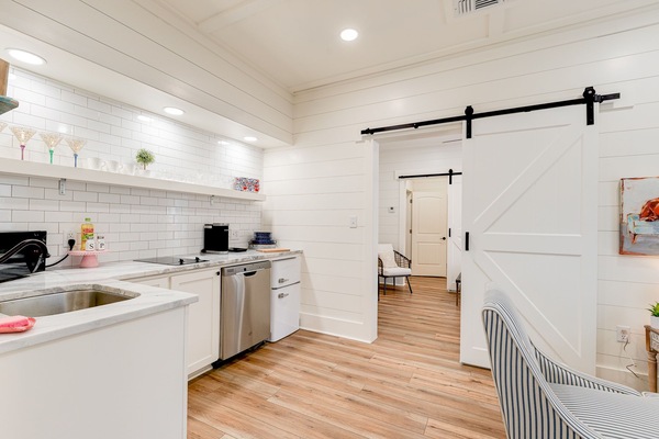 Fridge, microwave, stovetop, dishwasher