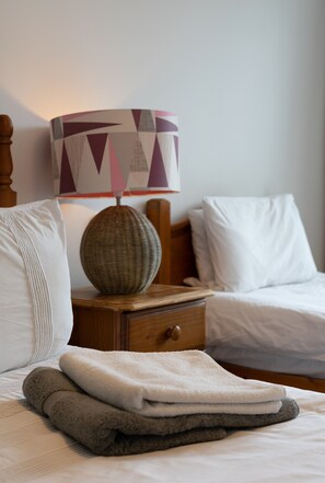 2 bedrooms, desk, iron/ironing board, travel cot