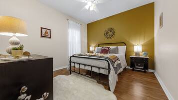3 bedrooms, iron/ironing board, WiFi, bed sheets