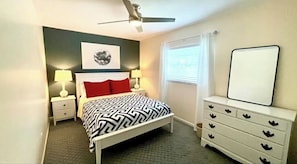 3 habitaciones, escritorio, tabla de planchar con plancha y wifi gratis 
