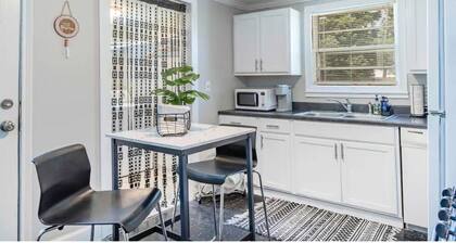 Cozy Boho Studio near Downtown