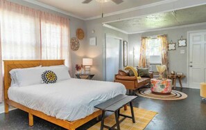 1 habitación, escritorio, tabla de planchar con plancha y wifi gratis