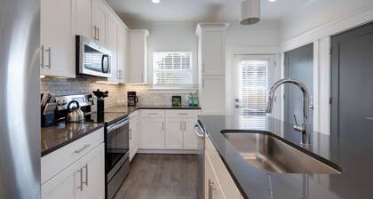 10 Min To Broadway -Beautiful Music City Townhome