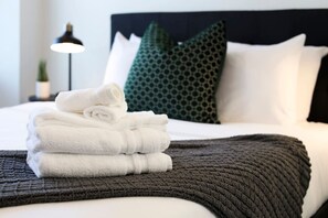 3 Schlafzimmer, Schreibtisch, Bügeleisen/Bügelbrett, Reisekinderbett
