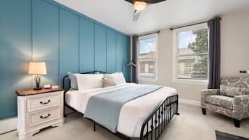 3 habitaciones, ropa de cama de alta calidad y escritorio