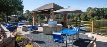 Total Relaxation and Tranquility - Perfect space for family or work .