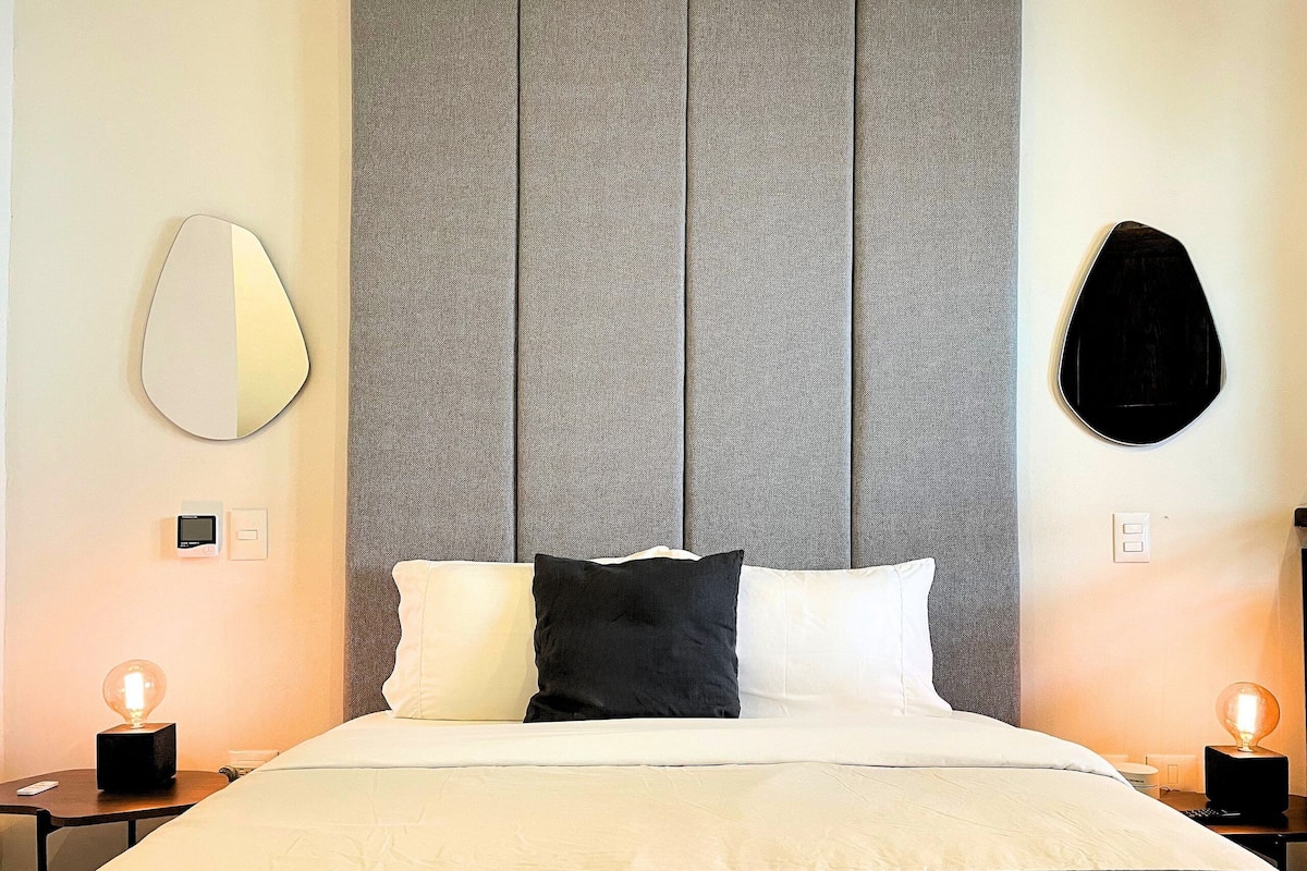 Loft Comfort | 1 sovrum, individuell inredning, unika möbler och gratis wi-fi