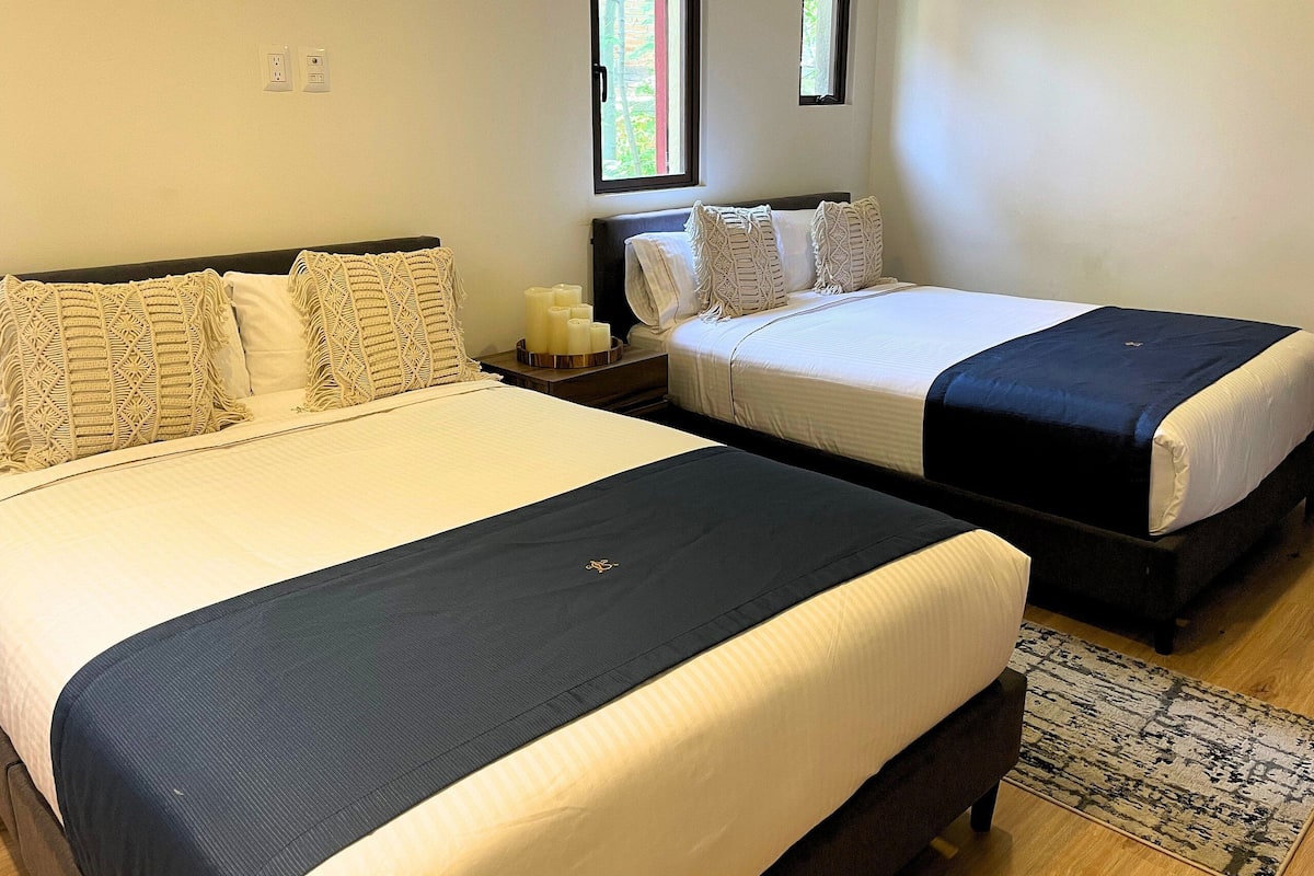 1 habitación, decoración personalizada y muebles diferentes