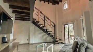 Panoramic Loft | Living area | 40-inch Smart TV with digital channels, TV